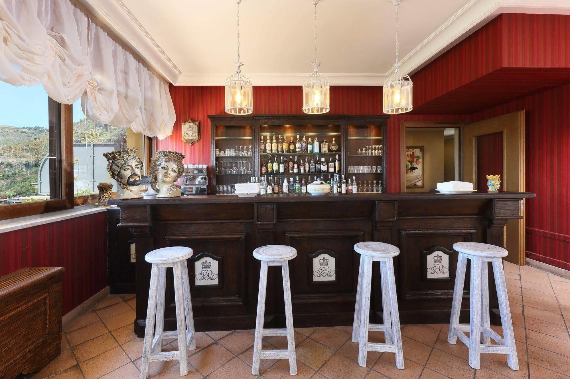 Hotel Angela 4*
