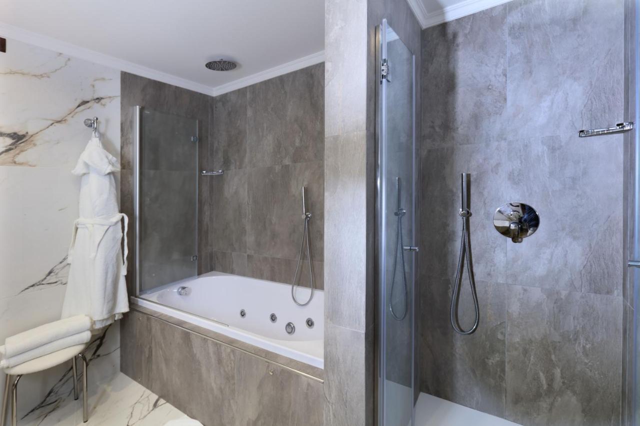 Angela Hotel 4*