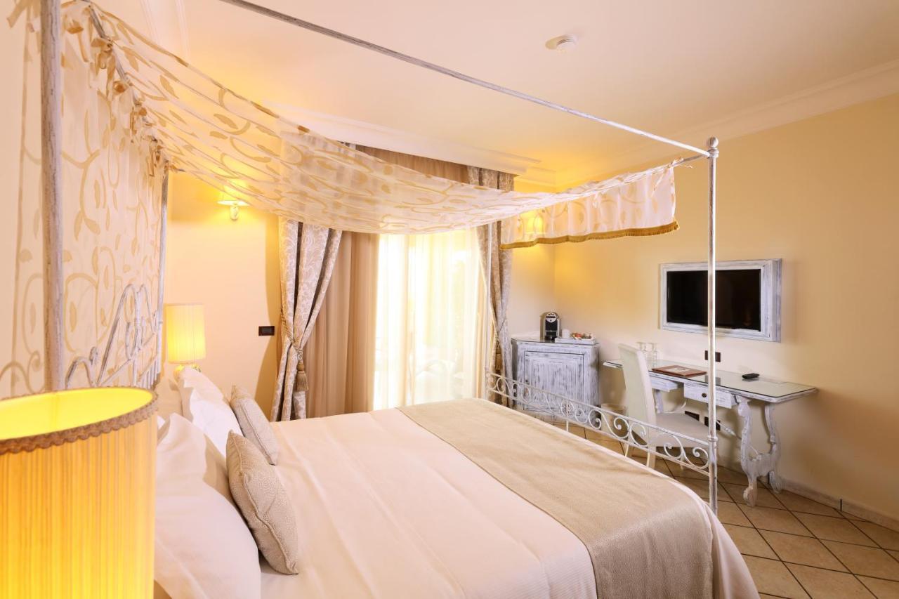 Angela Hotel